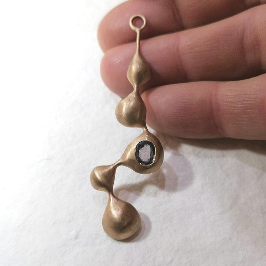 Pendant with gem